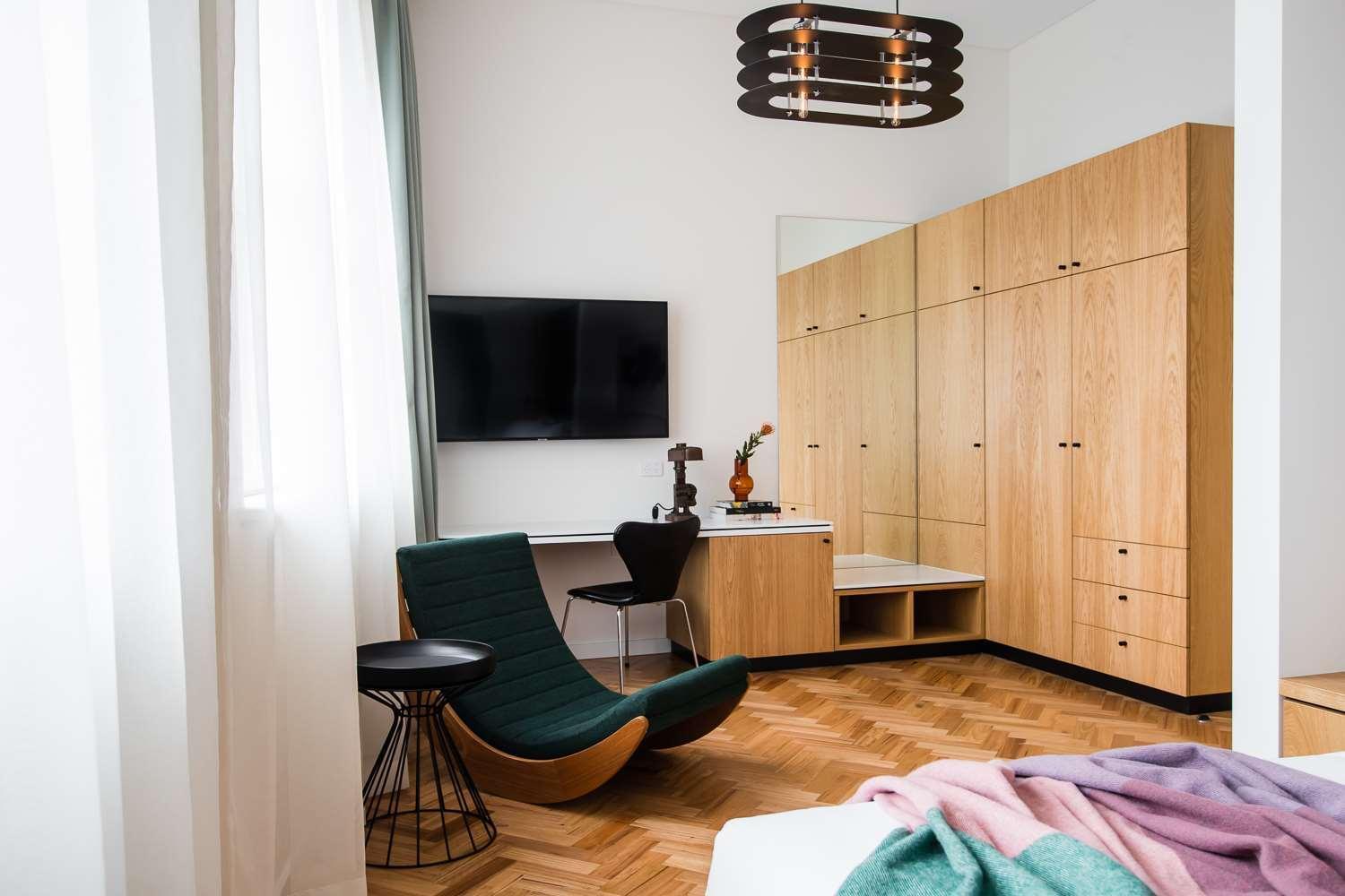 The Old Clare By Ode Hotels Sidney Dış mekan fotoğraf A bedroom with a flat screen television