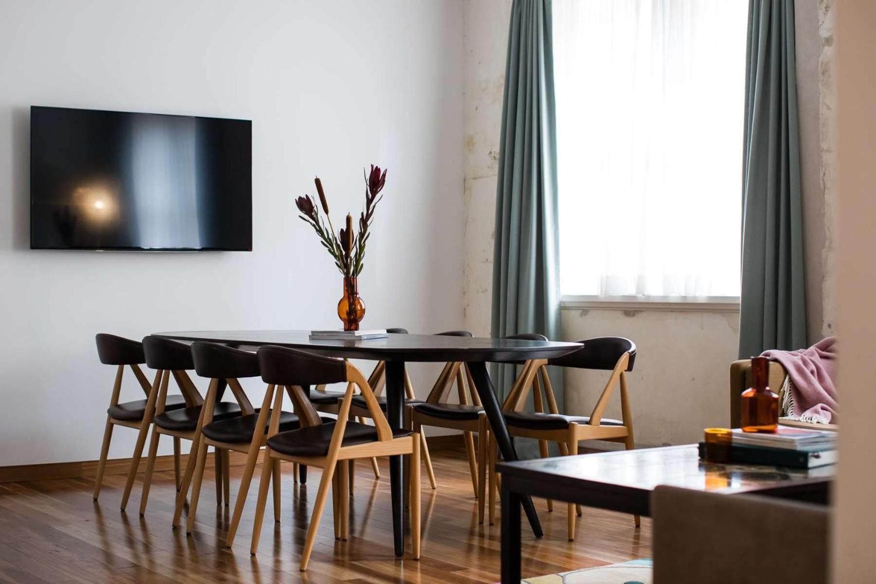 The Old Clare By Ode Hotels Sidney Dış mekan fotoğraf A living room in a shared apartment